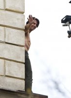 tom-cruise-shirtless-mi4-filming-10112010-09-820x1127.jpg