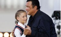 S-Seagal-Moscow-charity--007.jpg